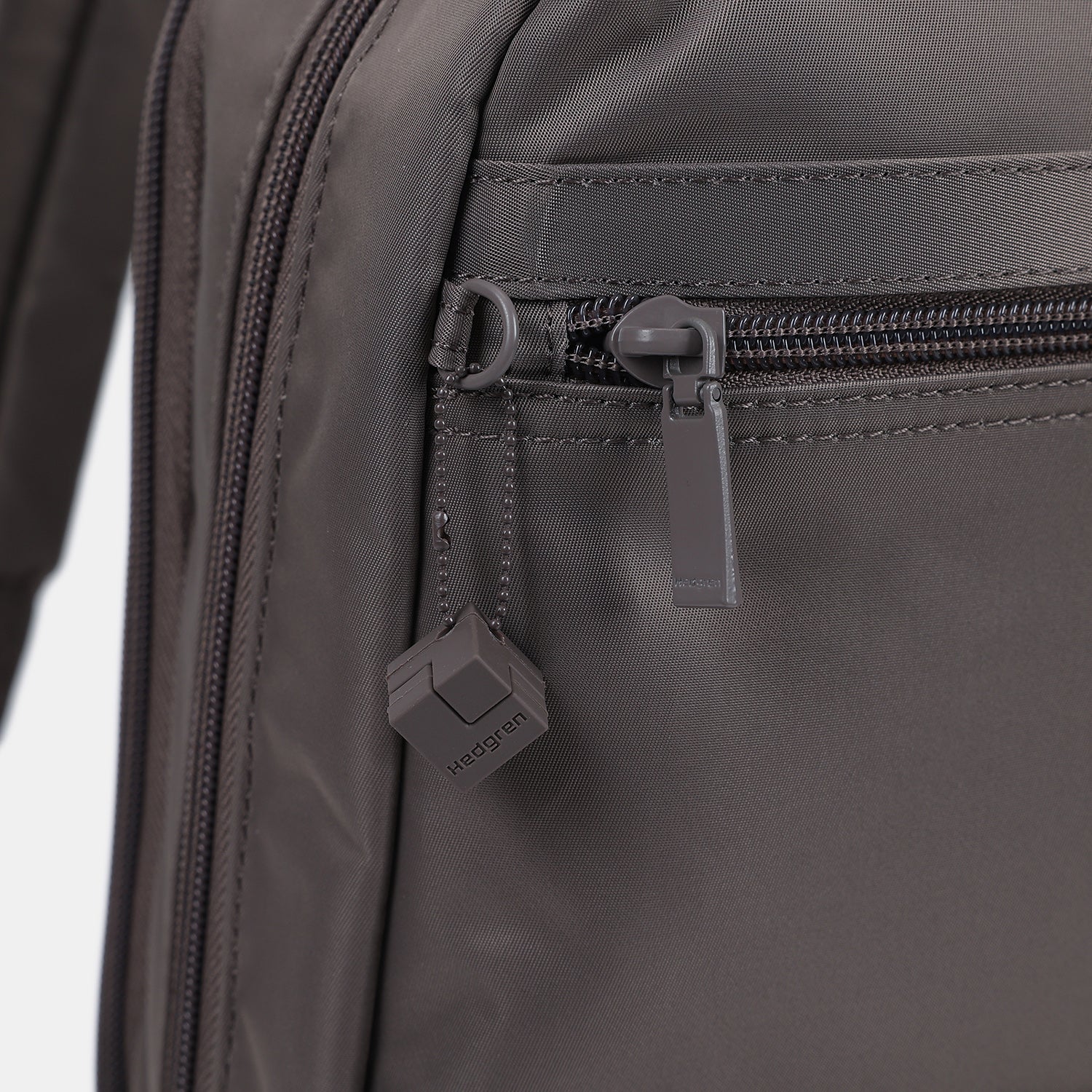 AVA | Square Backpack 15.4" + RFID - Image 7