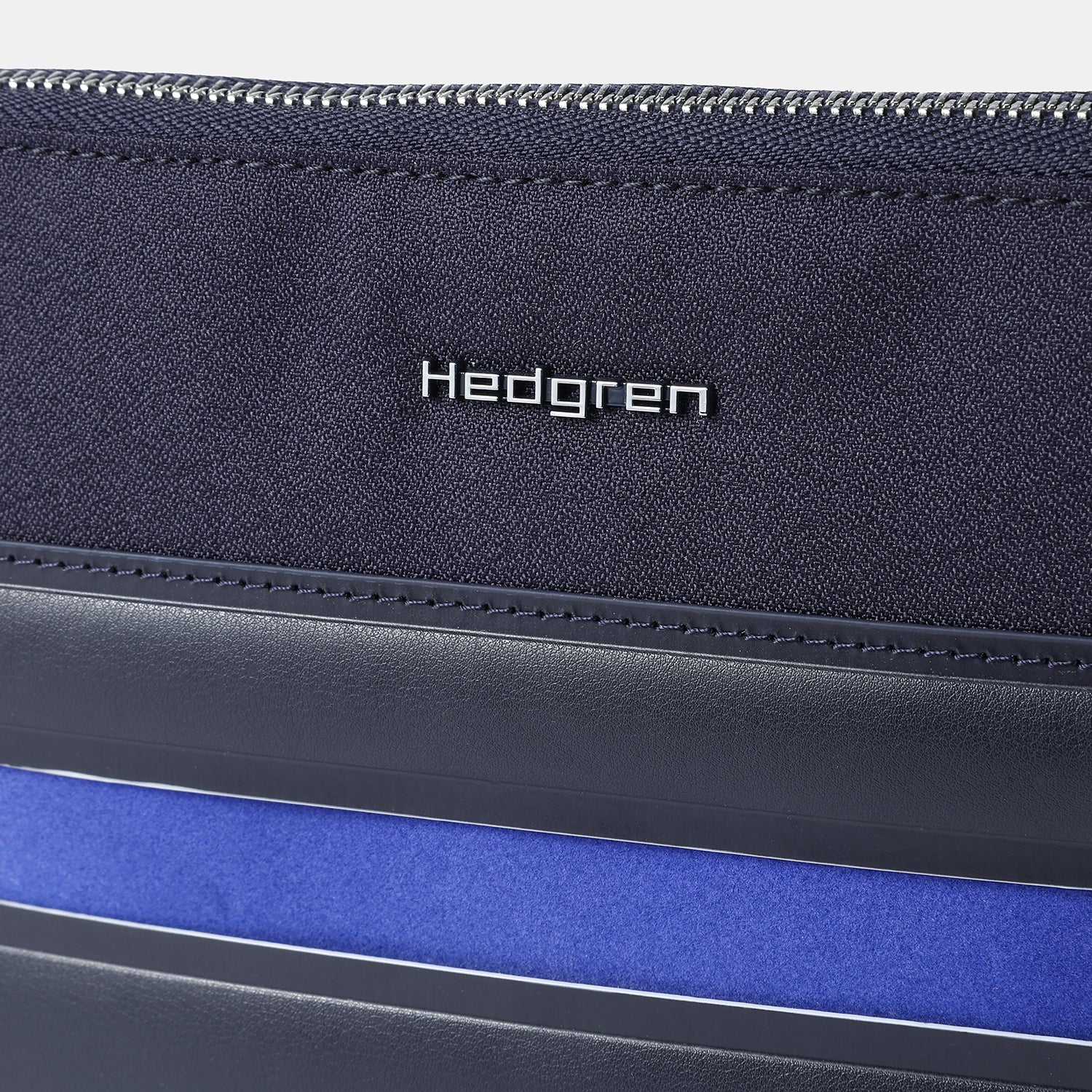 BONBON L | Halfmoon Crossbody L + RFID - Image 4