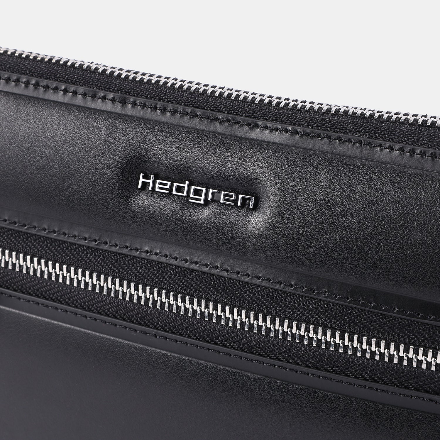 BONBON M + | Halfmoon Crossbody M + RFID - Image 5
