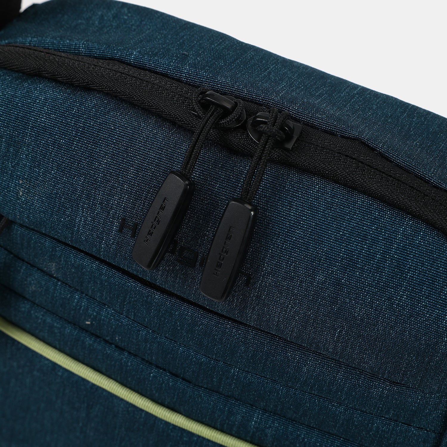 CONTOUR | Vertical Crossbody 8.3" - Image 5