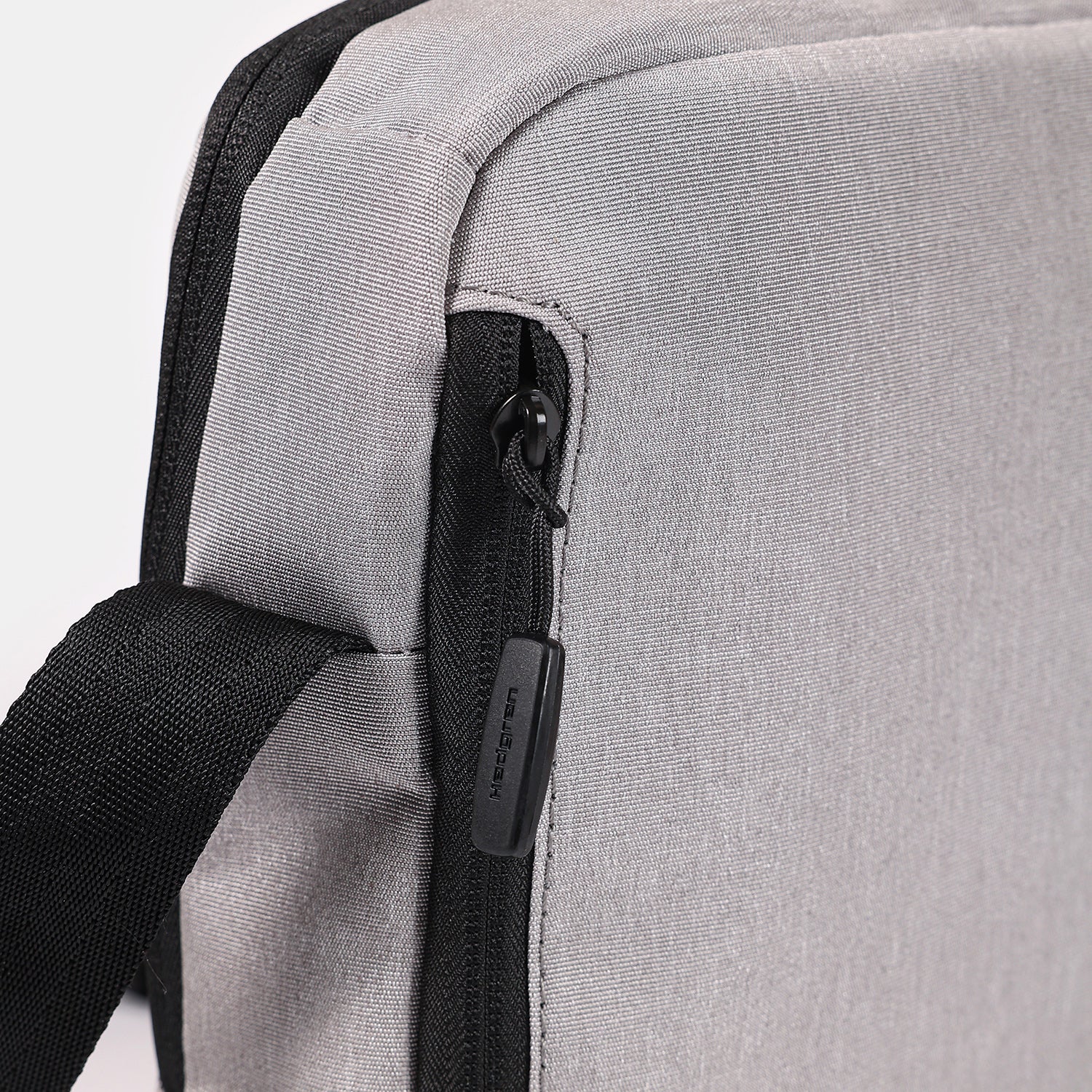 CONTOUR | Vertical Crossbody 8.3" - Image 3