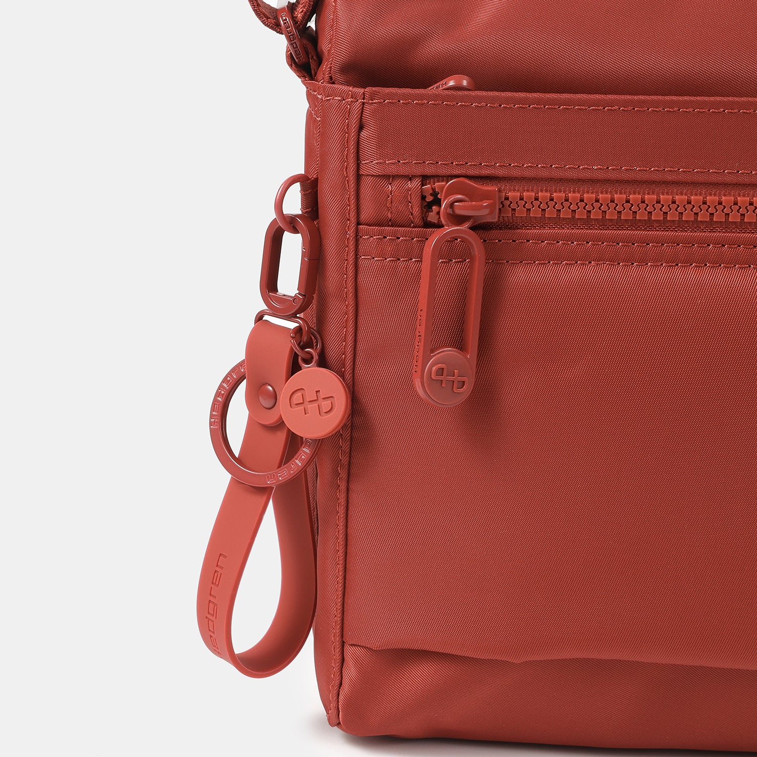 EYE Medium | Crossbody M + RFID | 100% Recycled RPET - Image 5