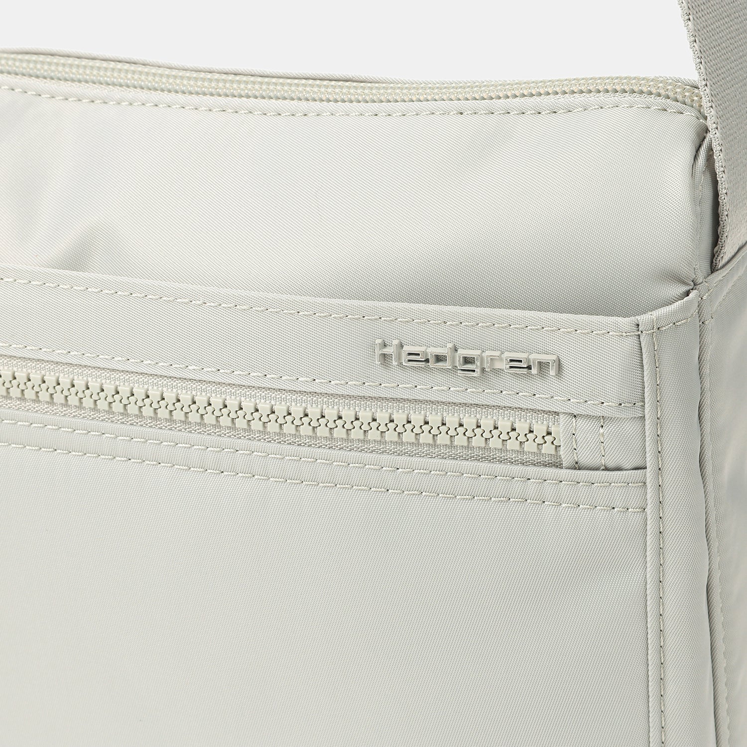 EYE Medium | Crossbody M + RFID | 100% Recycled RPET - Image 4