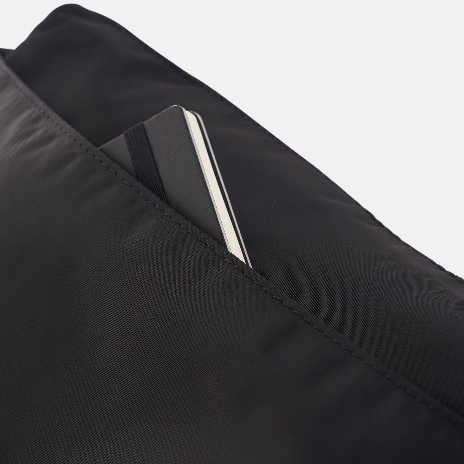 EYE Medium | Crossbody M + RFID - Image 13