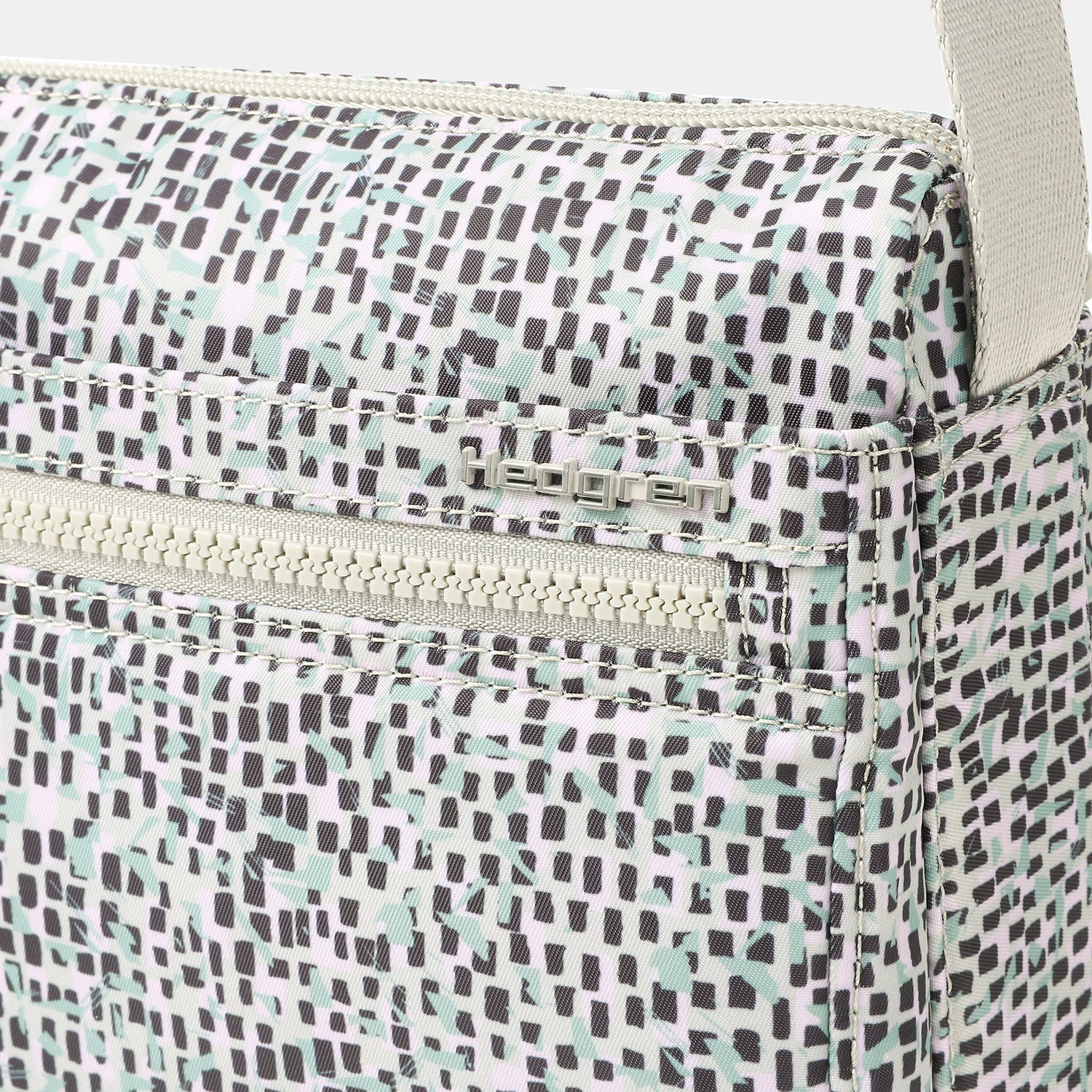 EYE | Crossbody + RFID | 100% Recycled RPET - Image 4