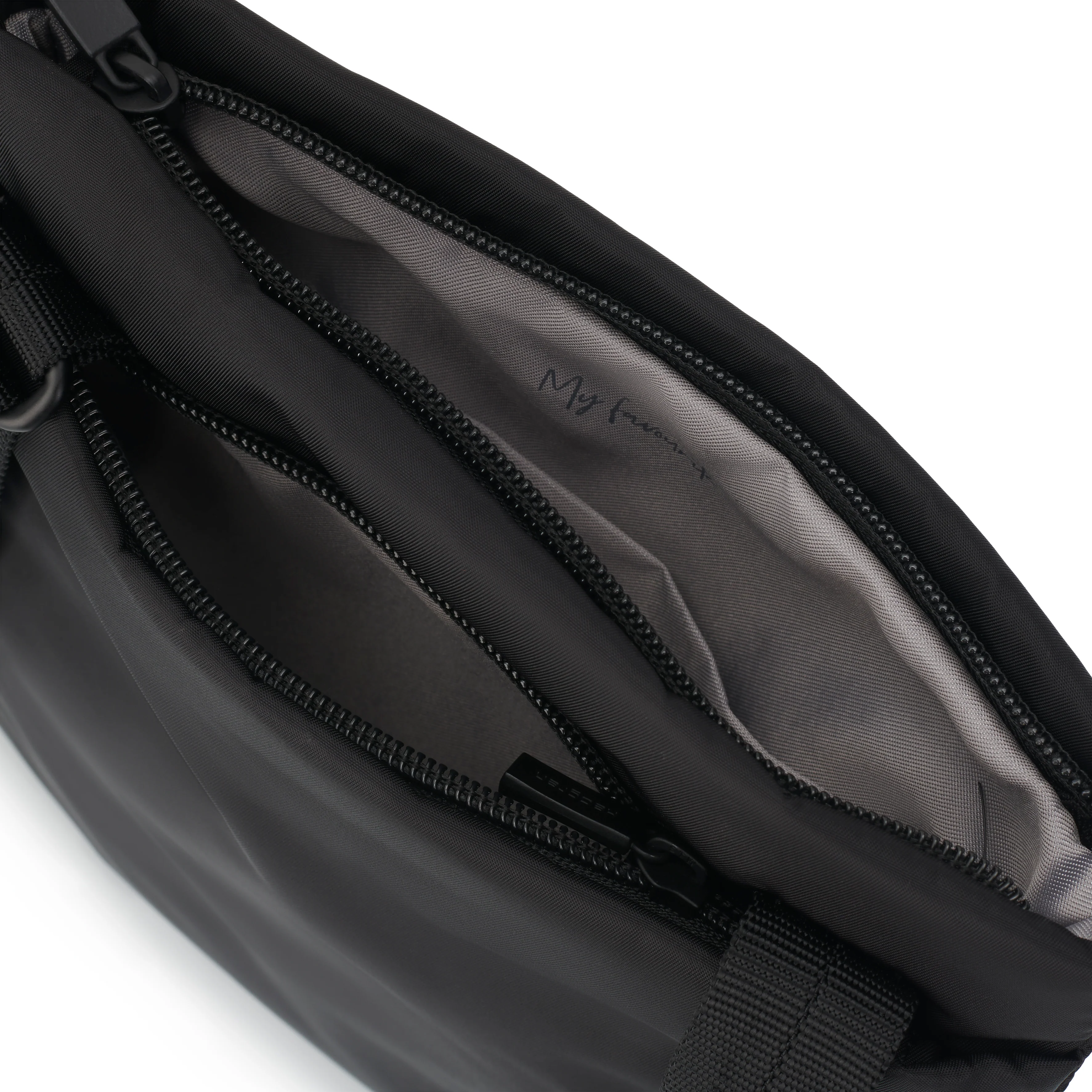 LEONCE | Small Vertical Crossbody + RFID - Image 3