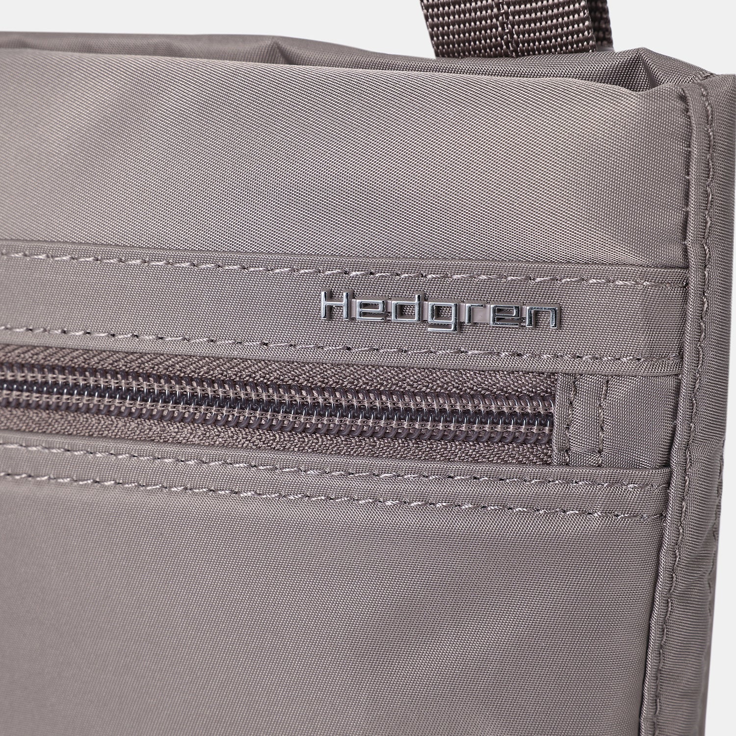 LEONCE | Small Vertical Crossbody + RFID - Image 7