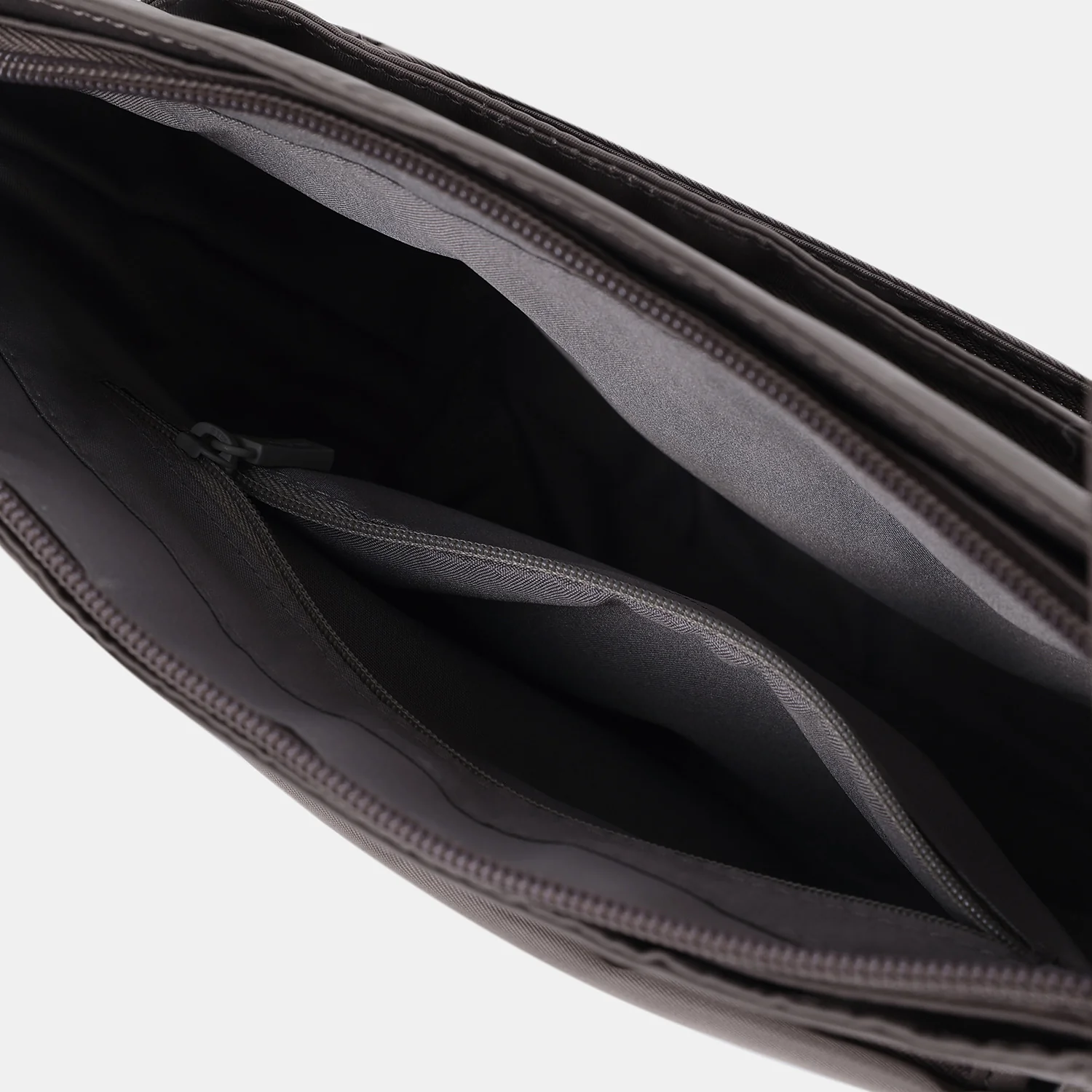 ORVA | Crossbody + RFID - Image 3