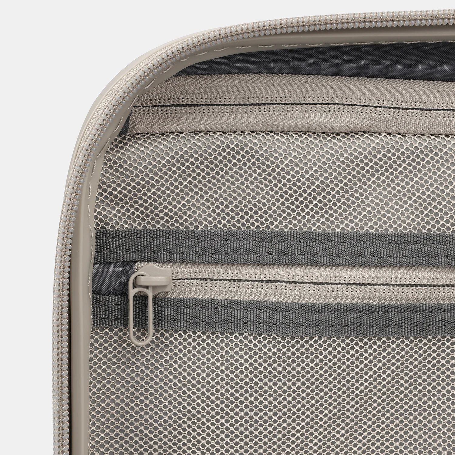 YUNO S FP | Cabin Spinner 55 cm + Front Pocket + TSA - Image 14